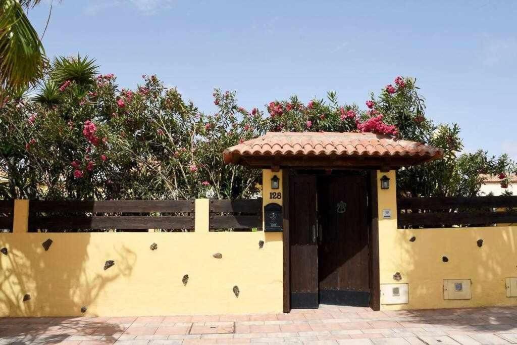 Aurora Mari Villa Your Dream Steps From The Ocean Shore Caleta De Fuste Exteriör bild