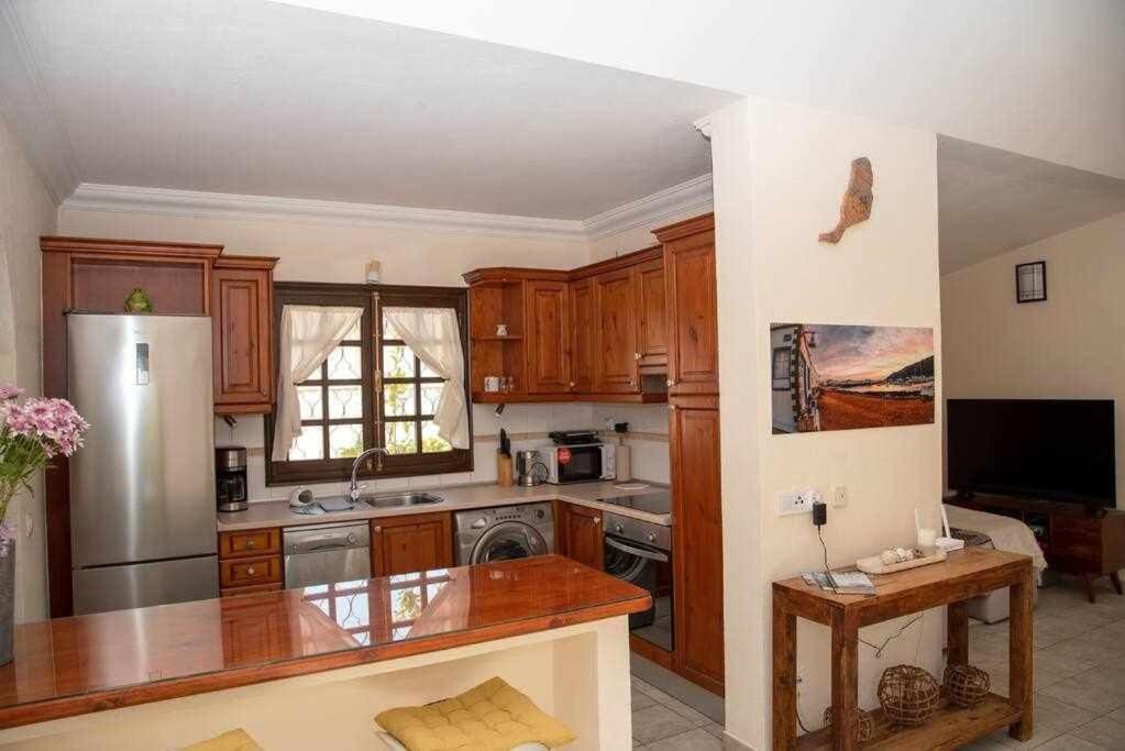 Aurora Mari Villa Your Dream Steps From The Ocean Shore Caleta De Fuste Exteriör bild
