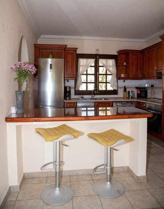 Aurora Mari Villa Your Dream Steps From The Ocean Shore Caleta De Fuste Exteriör bild
