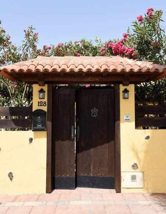Aurora Mari Villa Your Dream Steps From The Ocean Shore Caleta De Fuste Exteriör bild